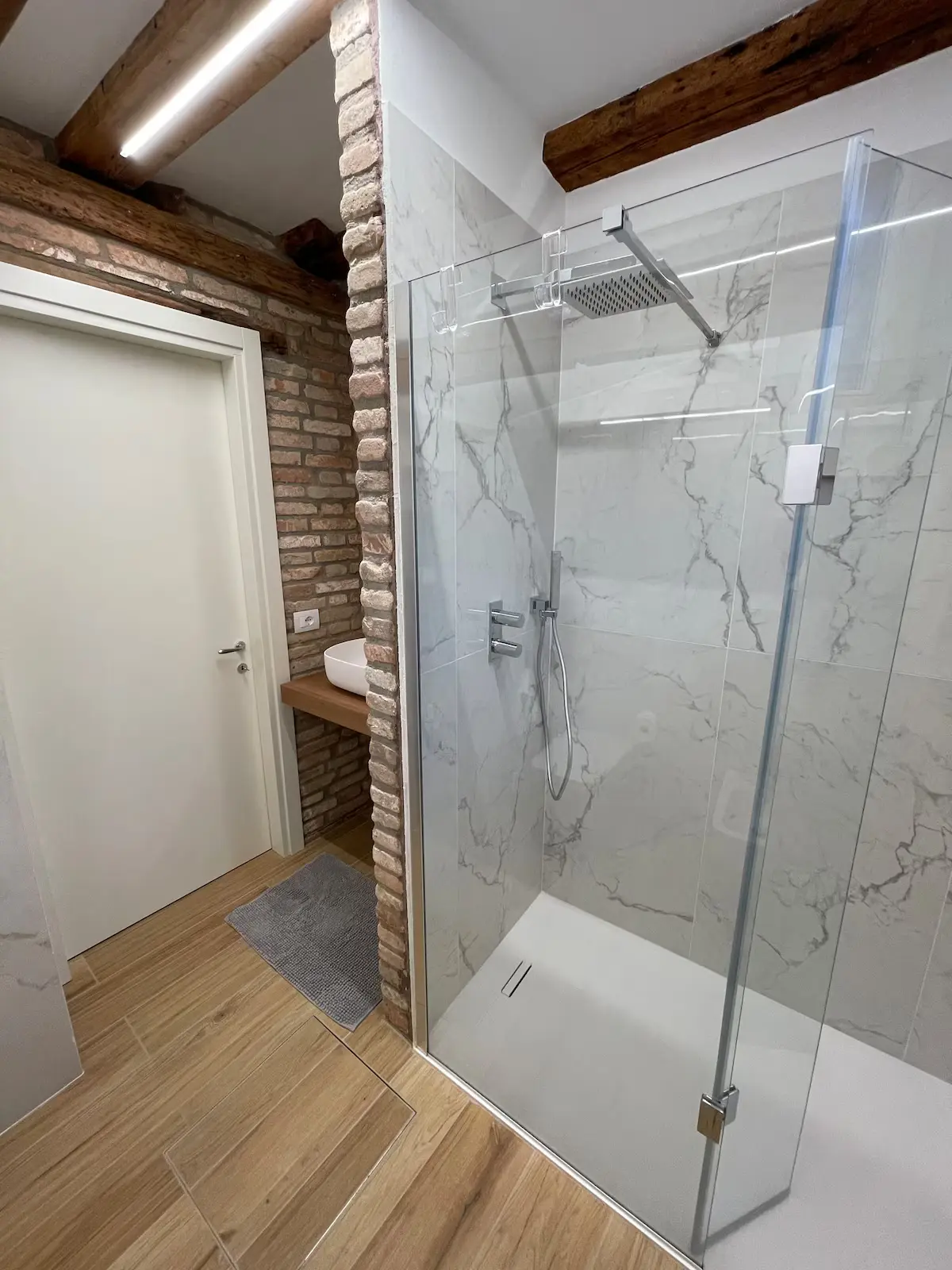 specchiera - bathroom 2