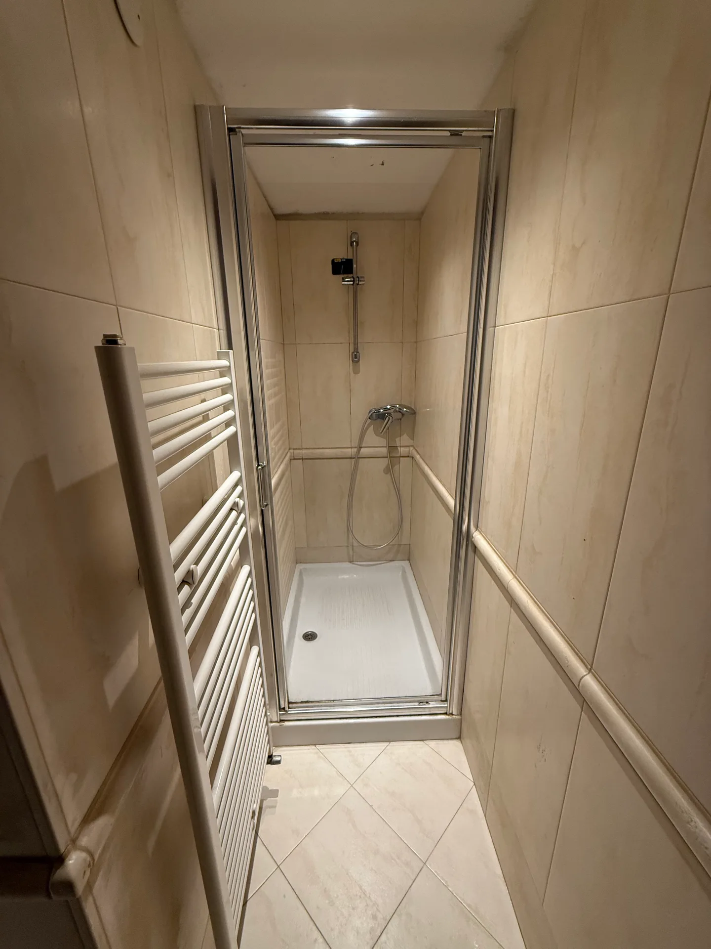 ghetto 1 - bathroom 1