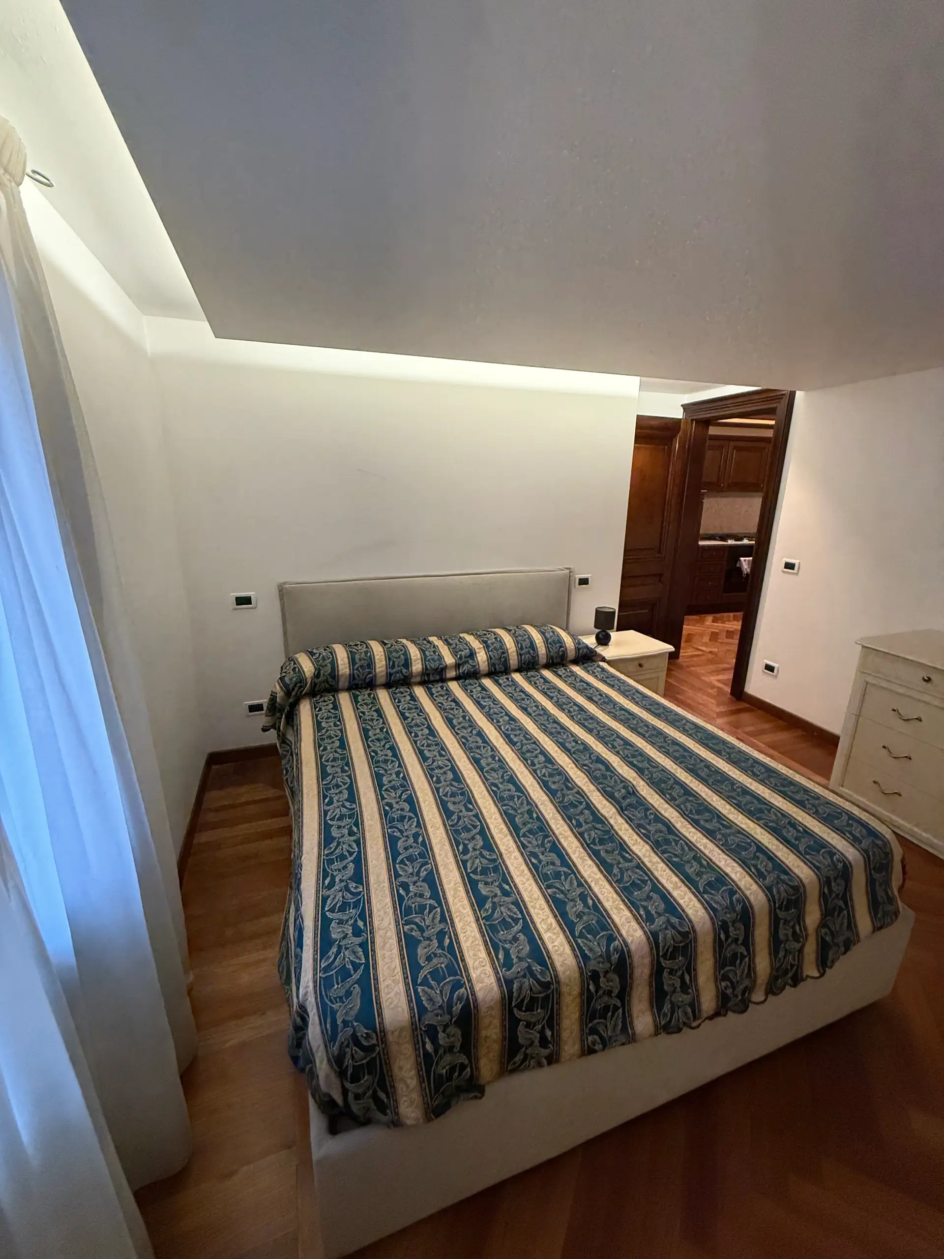 ghetto 1 - bedroom 6