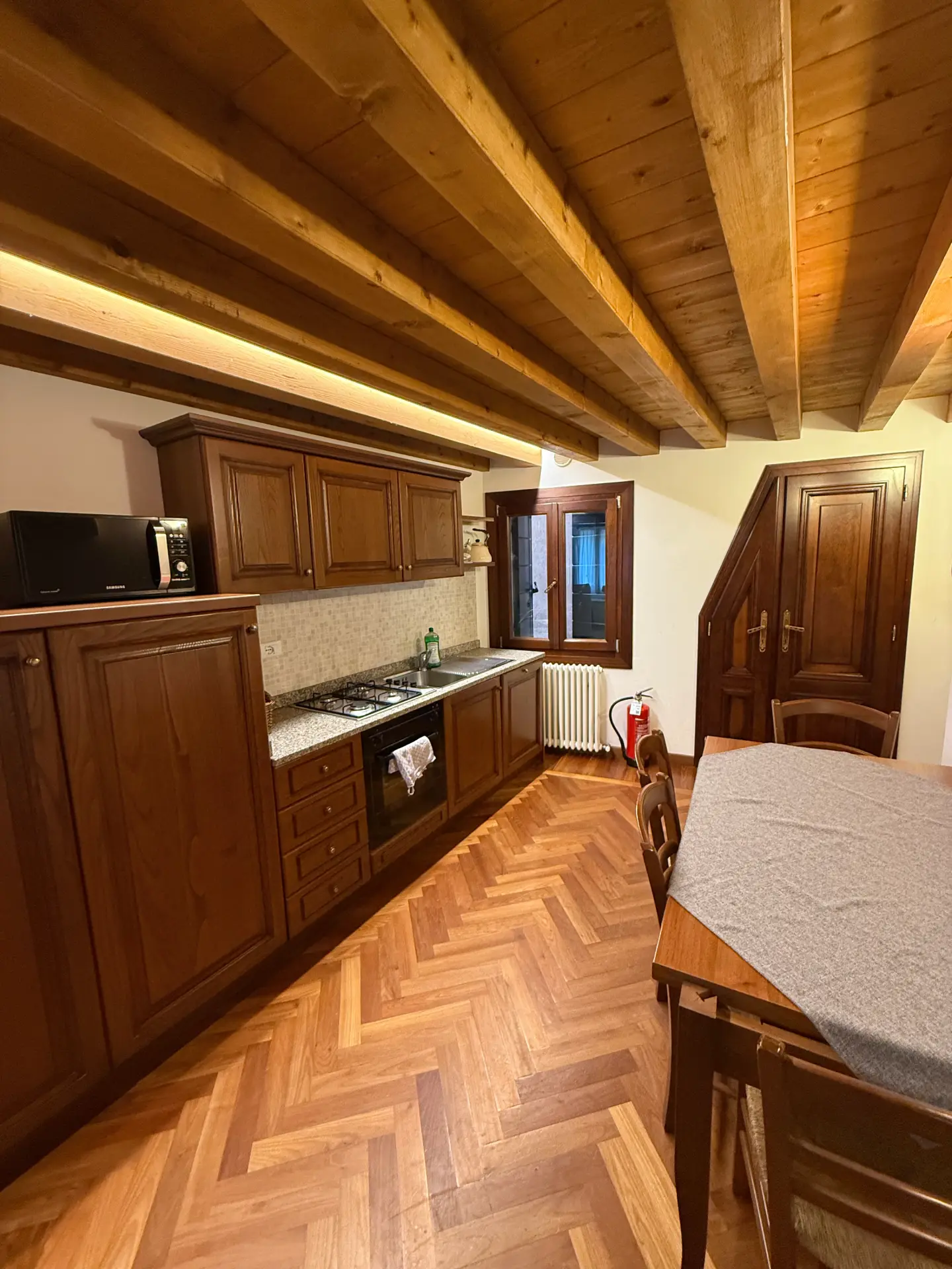 ghetto 1 - kitchen 5