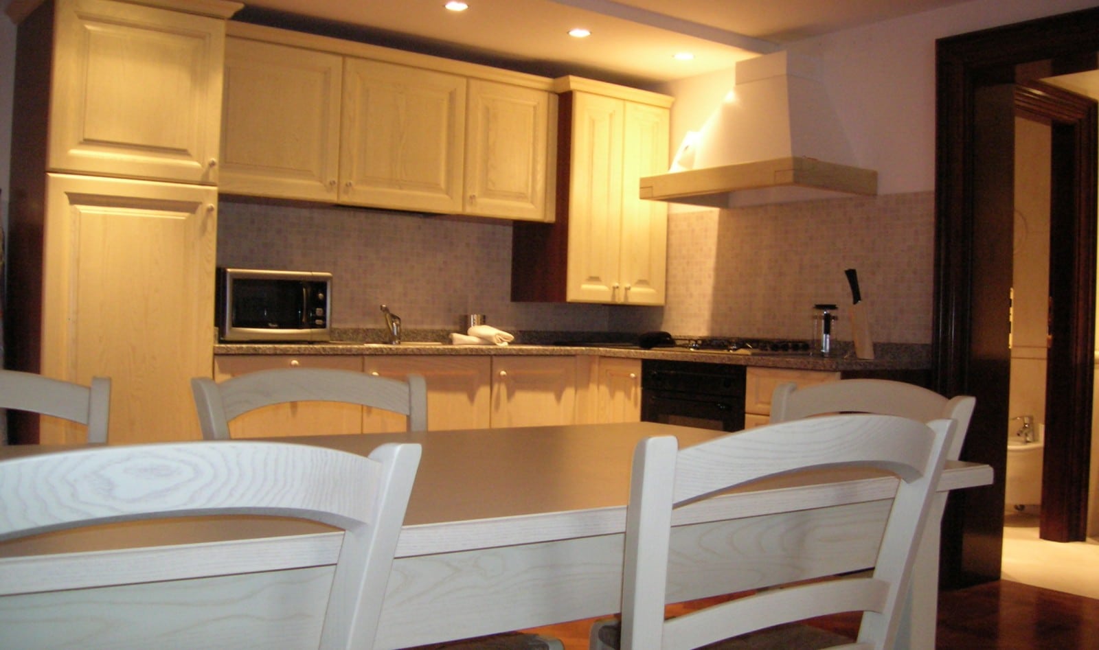 ghetto2 - kitchen 1