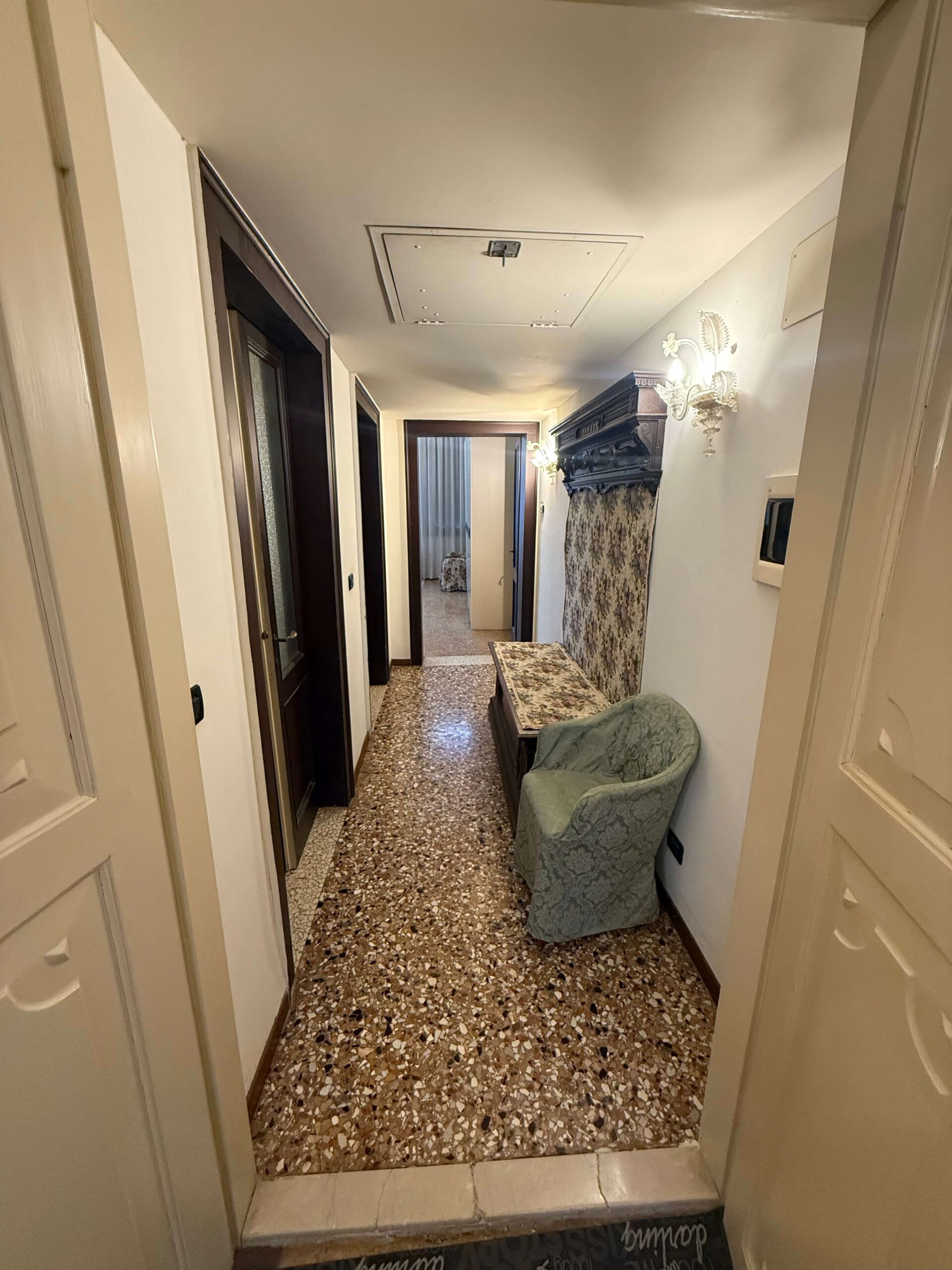 paradiso 1 - hallway 1