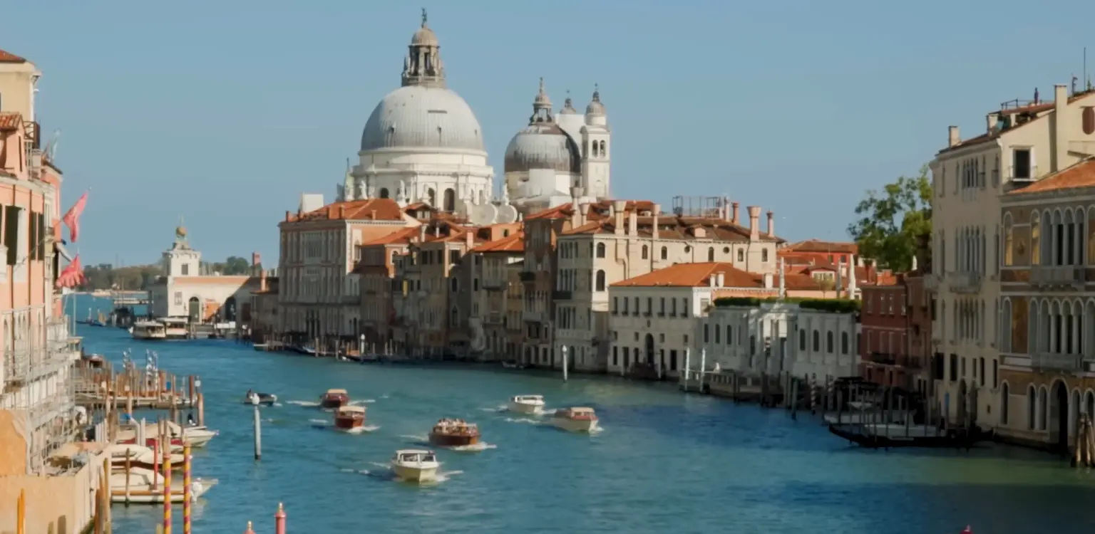 Apartments in Venice with Canal View